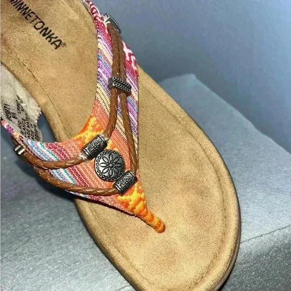 Minnetonka Silverthorne 360 Thong Sandals Aztec Southwest Boho Western - Picture 9 of 11